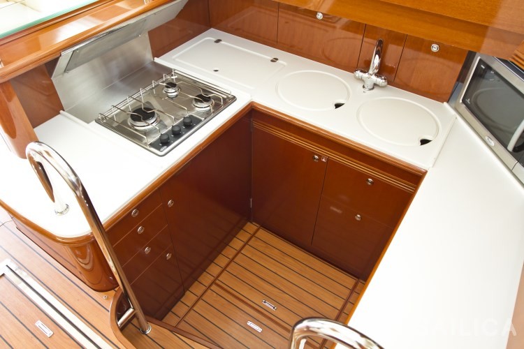 Prestige 46 Fly - Yacht Charter Sailica