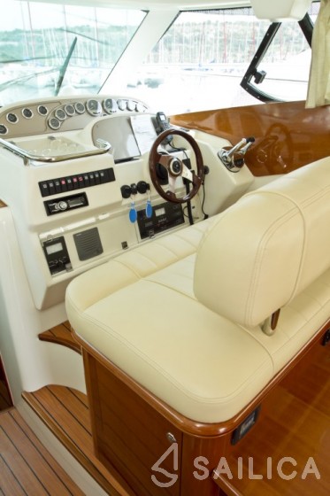 Prestige 46 Fly - Yacht Charter Sailica