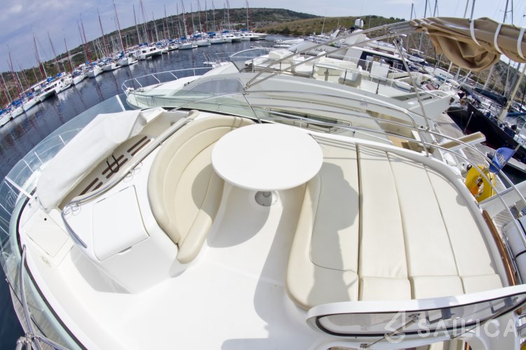 Prestige 46 Fly - Yacht Charter Sailica
