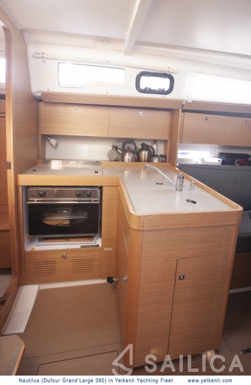 Dufour 360 GL - Yacht Charter Sailica