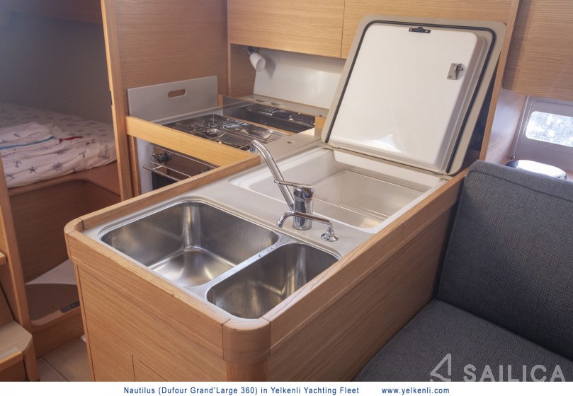Dufour 360 GL - Yacht Charter Sailica
