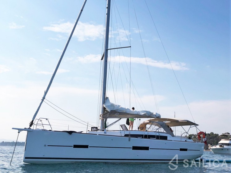 Dufour 412 GL - Yacht Charter Sailica