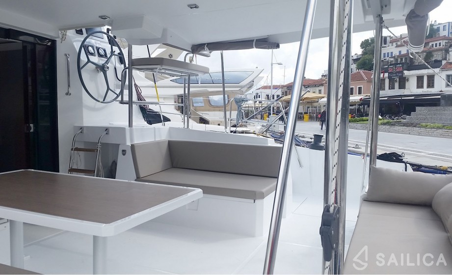 Bali 4.5 - Yacht Charter Sailica