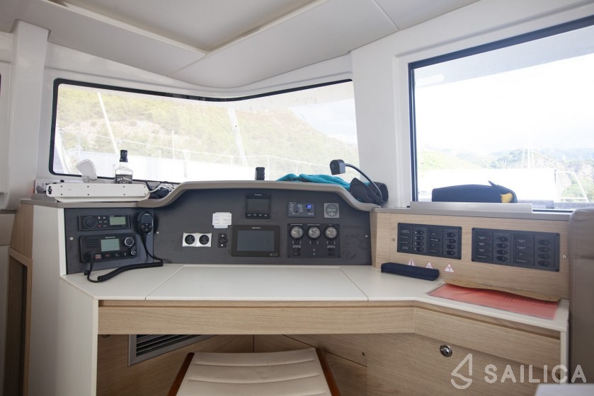 Bali 4.5 - Yacht Charter Sailica