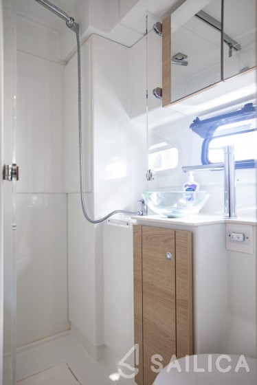 Bali 4.5 - Yacht Charter Sailica