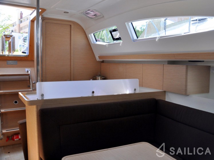 Elan 40 Impression - Yacht Charter Sailica