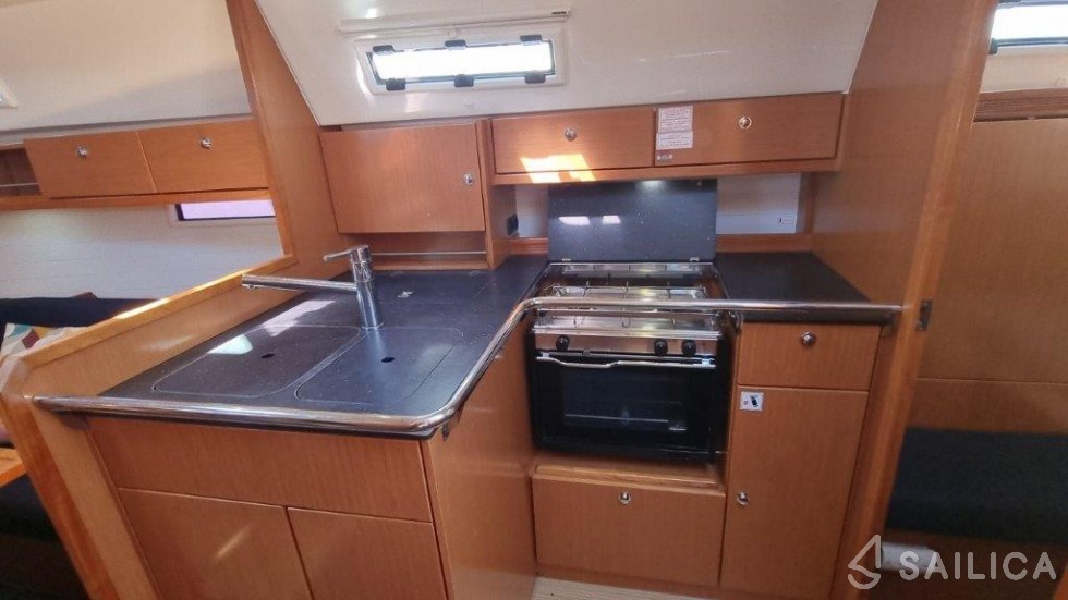 Bavaria 36 Cruiser - Yacht Charter Sailica