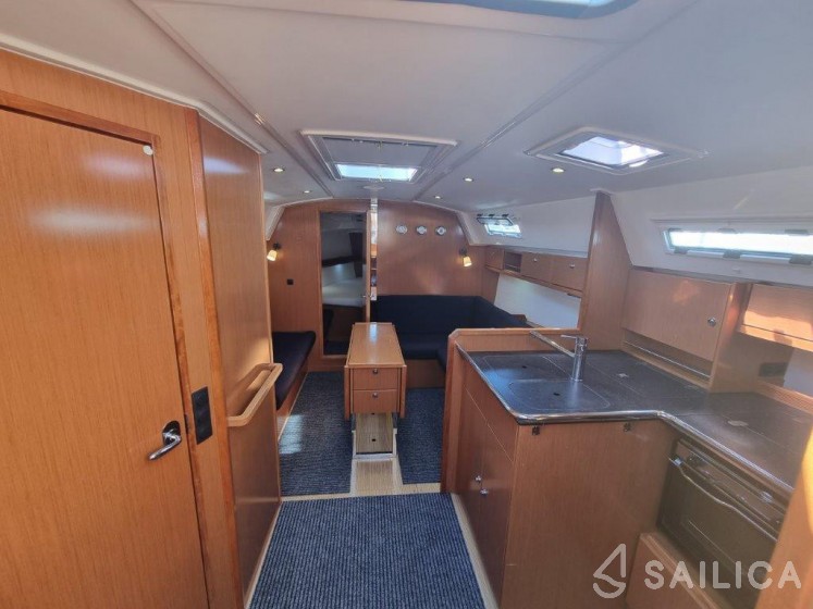 Bavaria 36 Cruiser - Yacht Charter Sailica