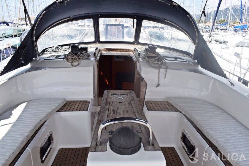 Bavaria 51 Cruiser - Yacht Charter Sailica