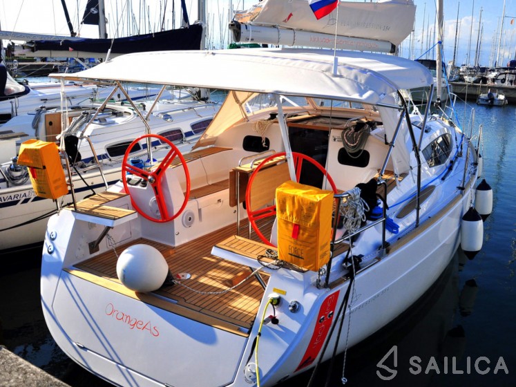 Elan 354 Impression - Yacht Charter Sailica