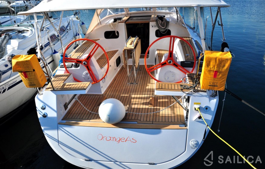 Elan 354 Impression - Yacht Charter Sailica