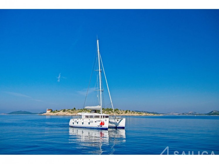 Lagoon 400 - Yacht Charter Sailica