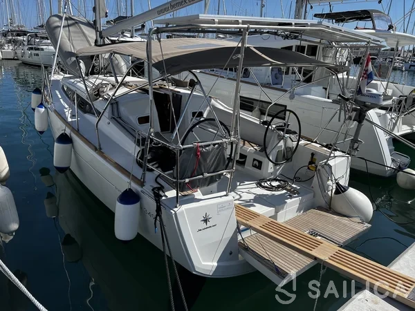 Sun Odyssey 349 - Yacht Charter Sailica