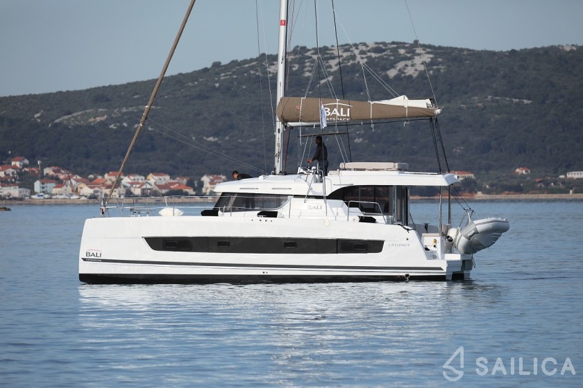 Bali Catspace - Yacht Charter Sailica