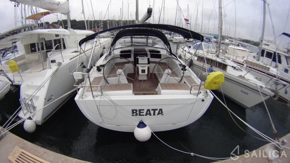 Hanse 455 - Yacht Charter Sailica