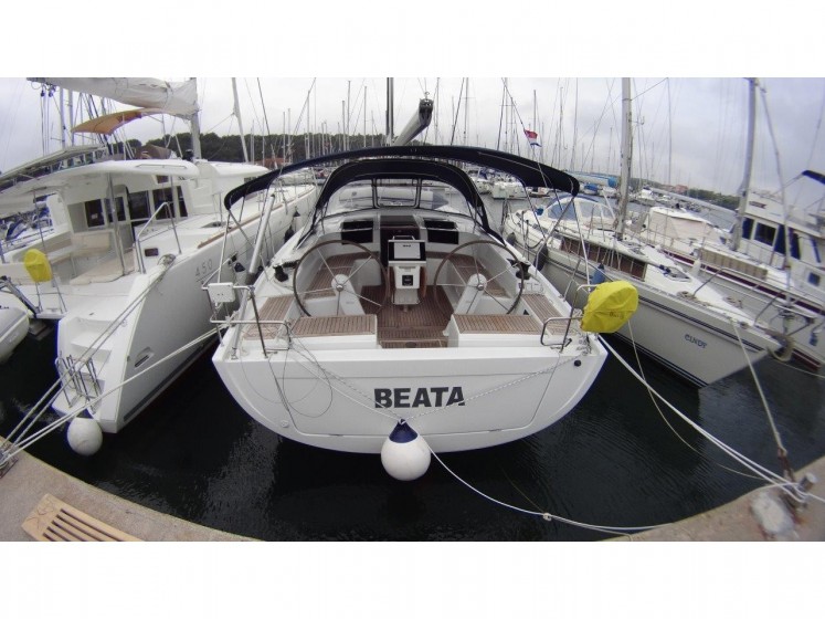 Hanse 455 - Yacht Charter Sailica