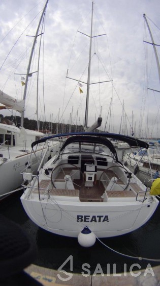 Hanse 455 - Yacht Charter Sailica