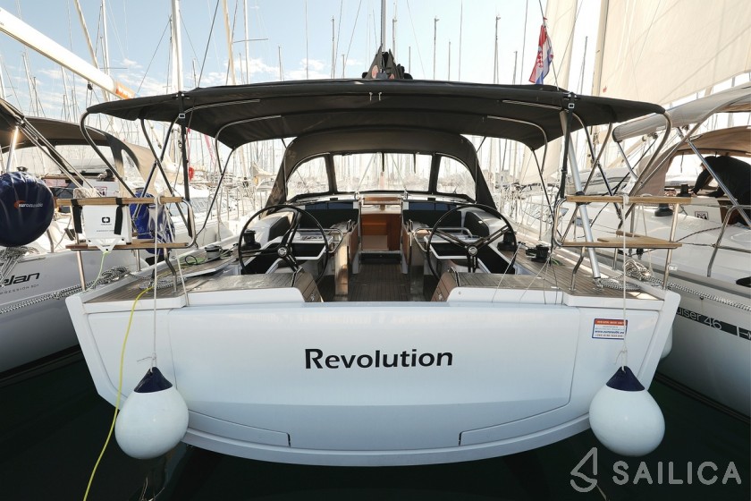 Elan GT6 - Yacht Charter Sailica