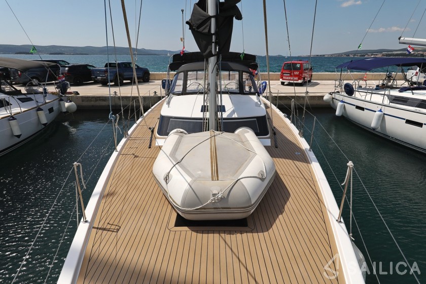 Elan GT6 - Yacht Charter Sailica