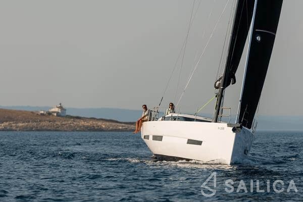 Elan GT6 - Yacht Charter Sailica