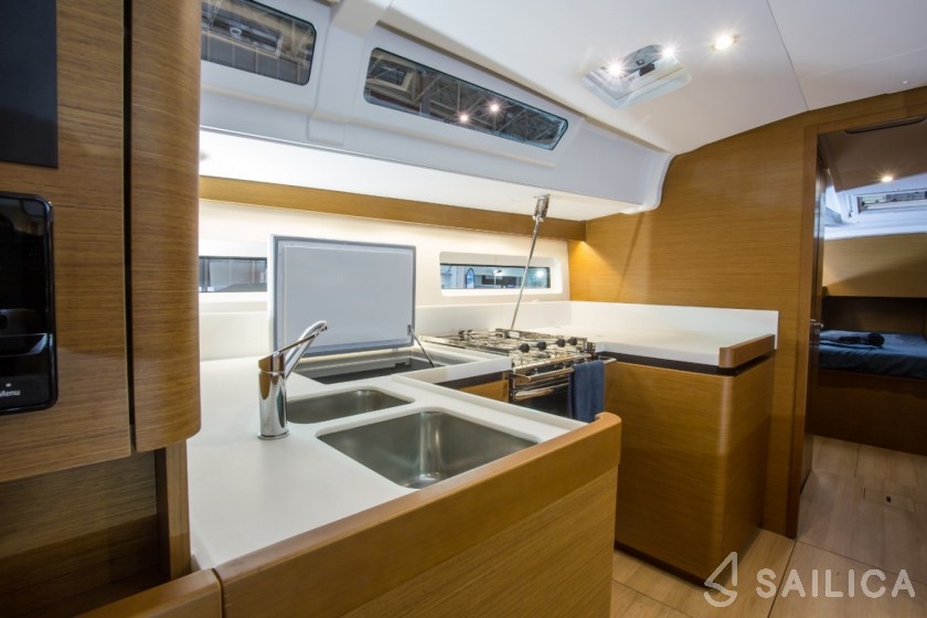 Sun Odyssey 490 - Yacht Charter Sailica