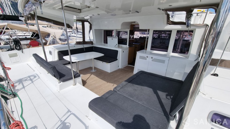 Lagoon 450  Flybridge - Yacht Charter Sailica