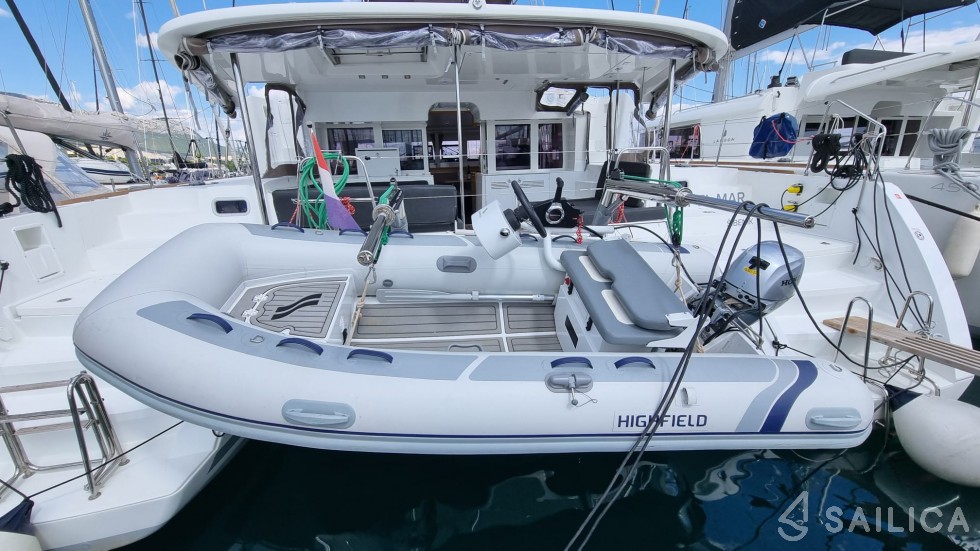 Lagoon 450  Flybridge - Yacht Charter Sailica
