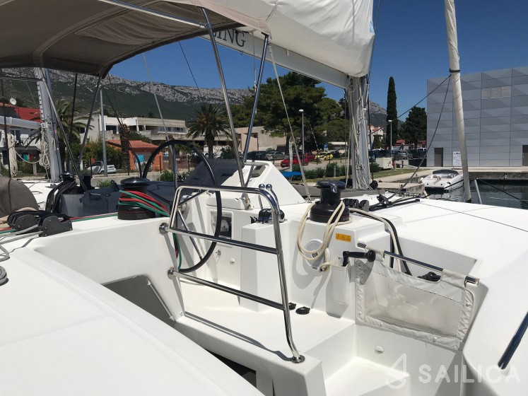 Lagoon 450  Flybridge - Yacht Charter Sailica