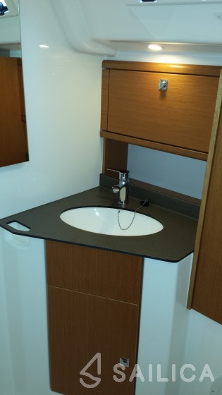 Bavaria Cruiser 51 - Yacht Charter Sailica