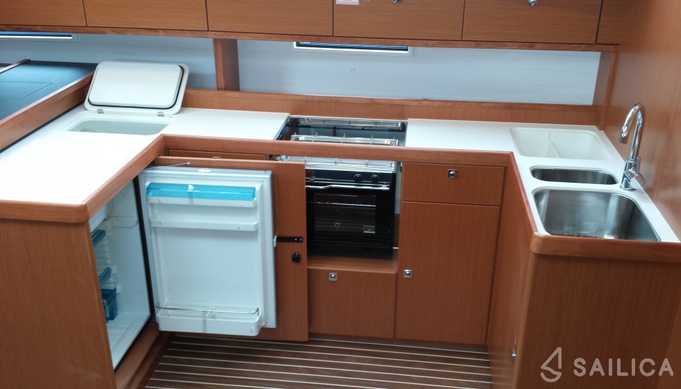 Bavaria Cruiser 51 - Yacht Charter Sailica