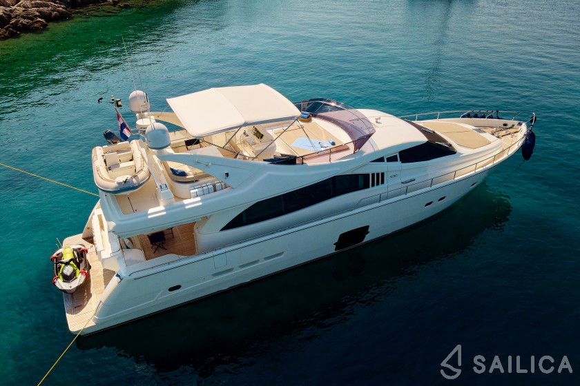 Ferretti 730 - Yacht Charter Sailica