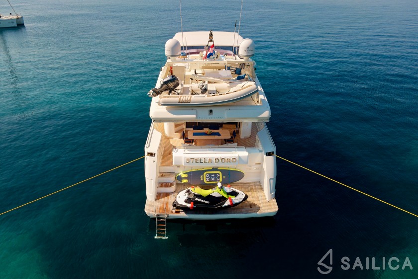 Ferretti 730 - Yacht Charter Sailica