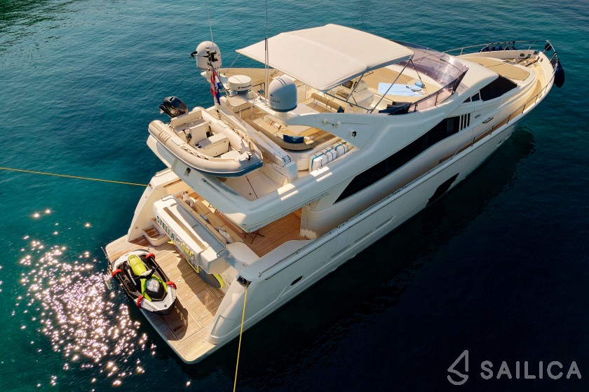 Ferretti 730 - Yacht Charter Sailica