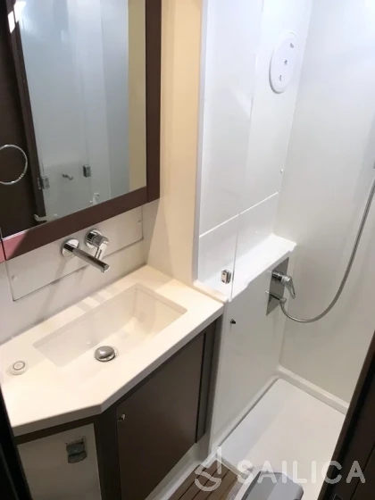Lagoon 450  Flybridge - Yacht Charter Sailica