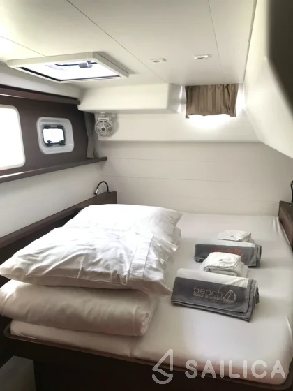 Lagoon 450  Flybridge - Yacht Charter Sailica
