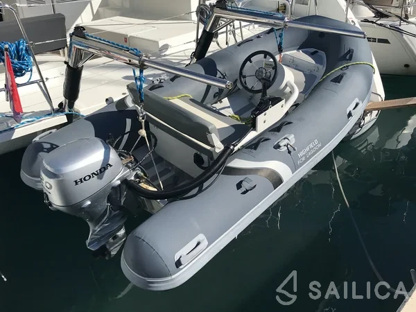Lagoon 450  Flybridge - Yacht Charter Sailica