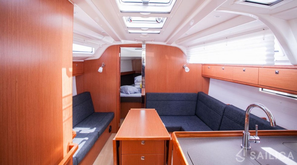 Bavaria 37 Cruiser - Yacht Charter Sailica