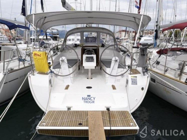 Bavaria 37 Cruiser - Yacht Charter Sailica