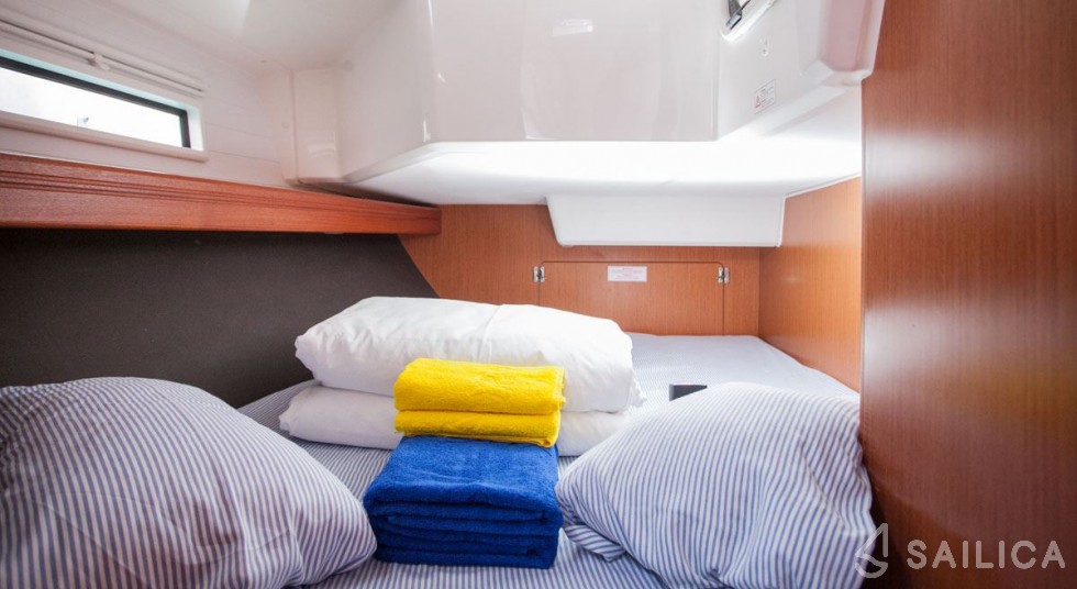 Bavaria 37 Cruiser - Yacht Charter Sailica