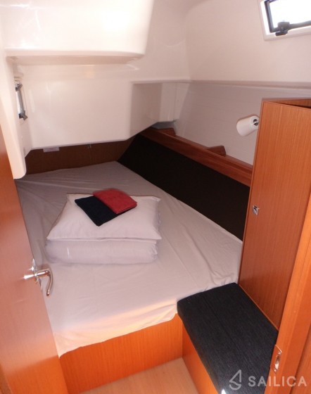 Bavaria 37 Cruiser - Yacht Charter Sailica