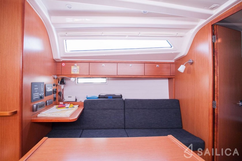 Bavaria 37 Cruiser - Yacht Charter Sailica