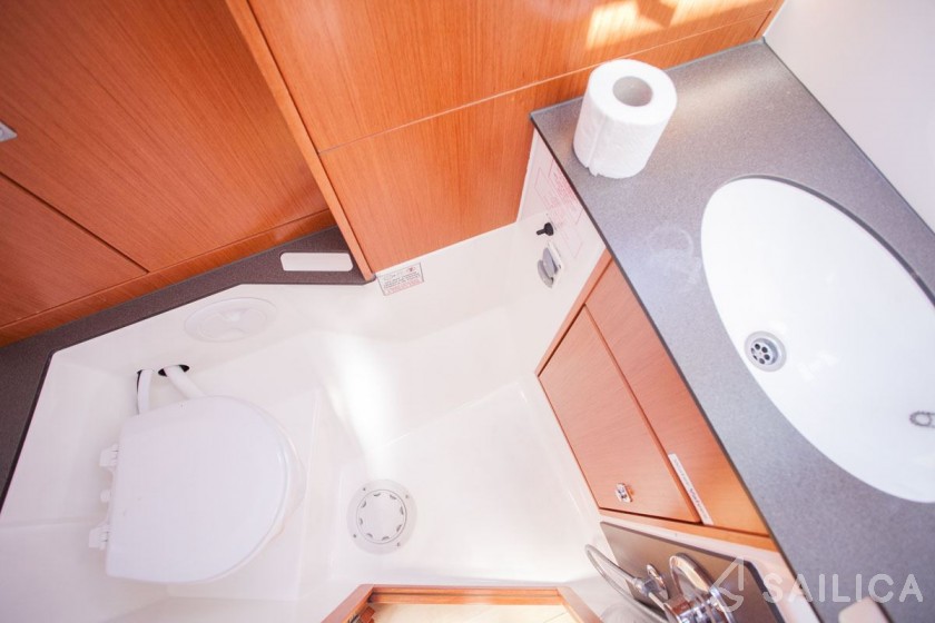 Bavaria 37 Cruiser - Yacht Charter Sailica