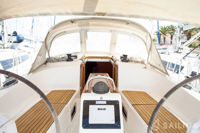 Bavaria 37 Cruiser - Yacht Charter Sailica