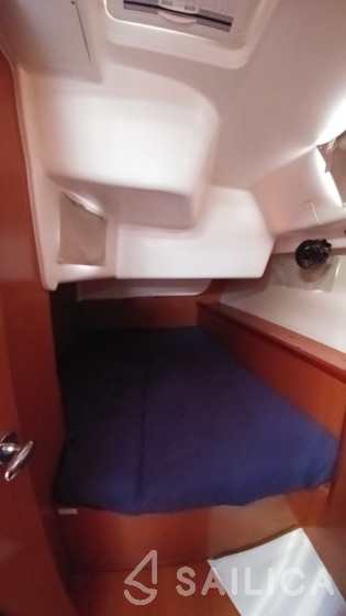 Oceanis 43 - Yacht Charter Sailica