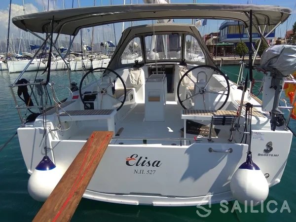 Oceanis 38.1 - Yacht Charter Sailica