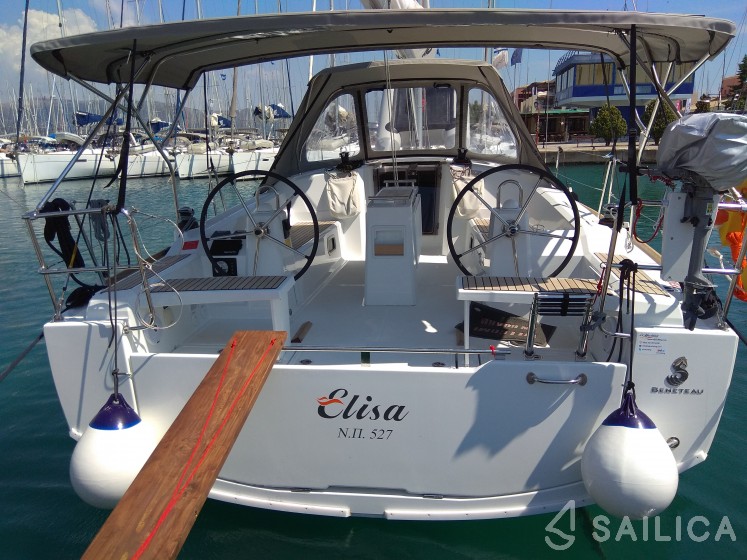 Oceanis 38.1 - Yacht Charter Sailica