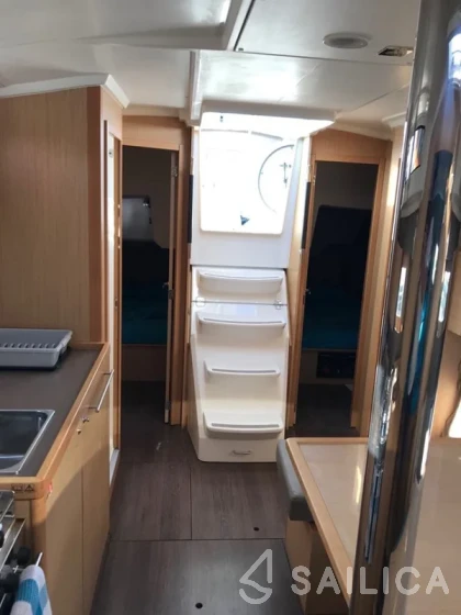 Oceanis 38.1 - Yacht Charter Sailica