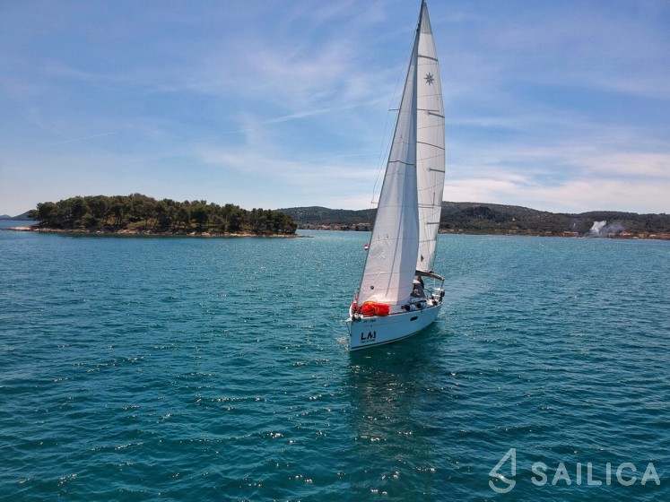 Sun Odyssey 349 - Yacht Charter Sailica