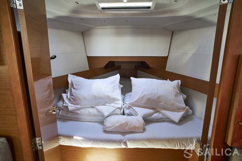 Sun Odyssey 349 - Yacht Charter Sailica