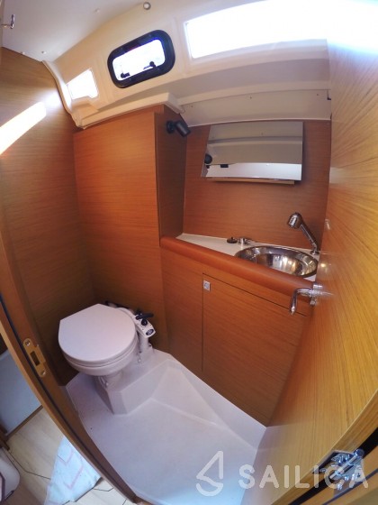 Sun Odyssey 349 - Yacht Charter Sailica